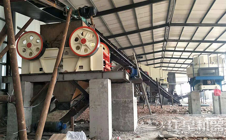 鵝卵石制砂生產(chǎn)線(xiàn)現(xiàn)場(chǎng)