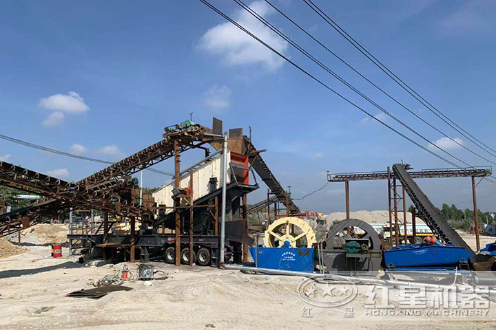 移動(dòng)式鵝卵石制砂生產(chǎn)線(xiàn)